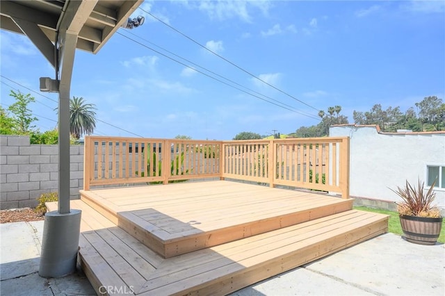 4548 Jade St, Los Angeles, CA 90032 - wooden terrace with fence