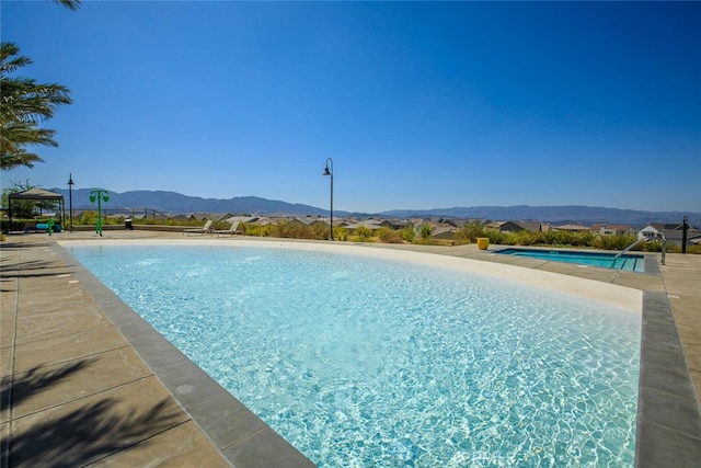 18147 Jupiter Ln, Saugus, CA 91350 - outdoor pool featuring a mountain view