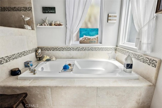 1042 Sleepy Hollow Rd, Paso Robles, CA 93446 - full bath featuring a garden tub