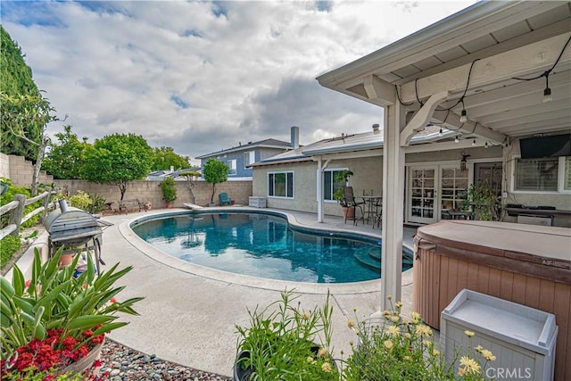 2650 Belburn Pl, Simi Valley, CA 93065 - view of pool featuring a hot tub, a patio, a fenced backyard, and a diving board