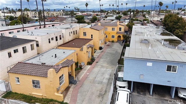 drone / aerial view featuring a residential view