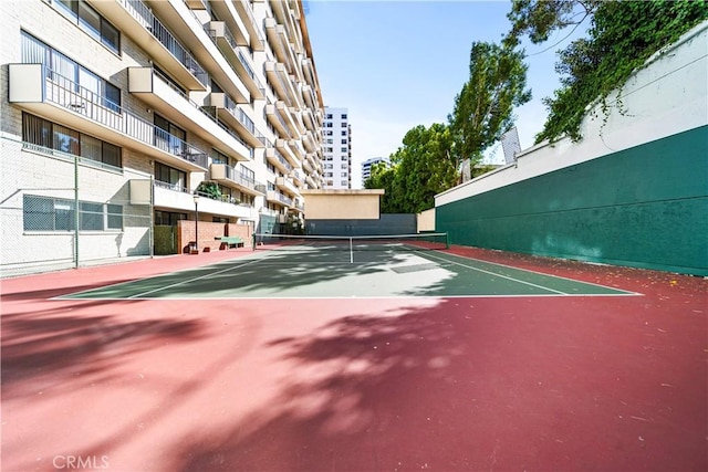 10535 Wilshire Blvd Unit D01, Los Angeles, CA 90024 - view of tennis court featuring fence