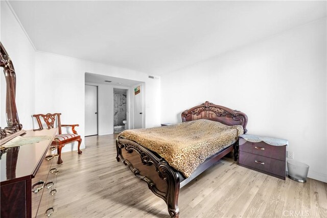 10535 Wilshire Blvd Unit D01, Los Angeles, CA 90024 - bedroom featuring light wood finished floors and baseboards