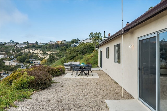 view of yard featuring a patio