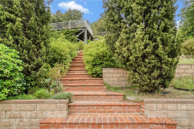 view of yard featuring stairway