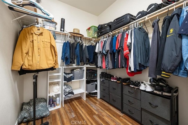 1050 Sleepy Hollow Rd, Paso Robles, CA 93446 - spacious closet featuring wood finished floors