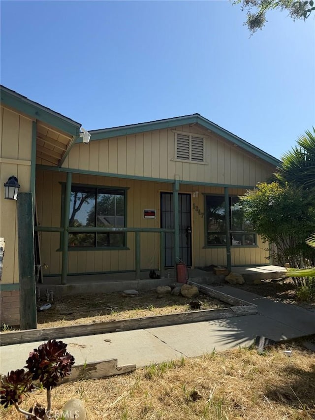view of front of home featuring a porch