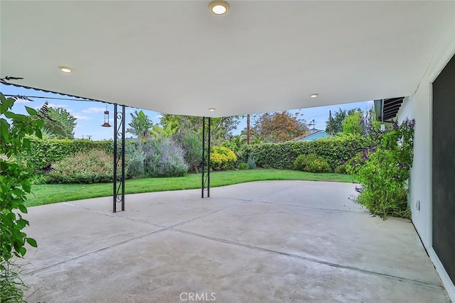 8 W Janss Rd, Thousand Oaks, CA 91360 - view of patio / terrace