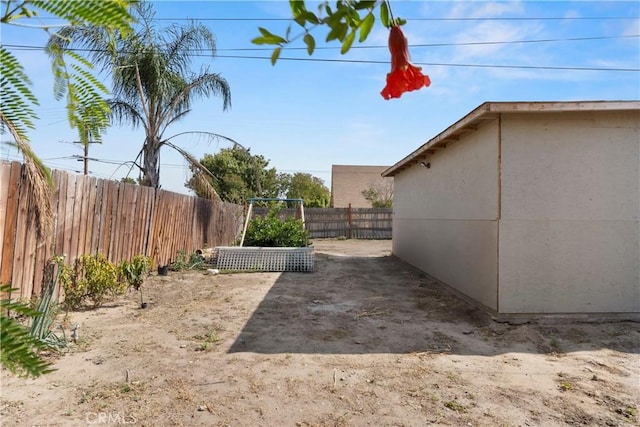 2113 Herrington Ave, San Bernardino, CA 92411 - view of yard featuring a fenced backyard