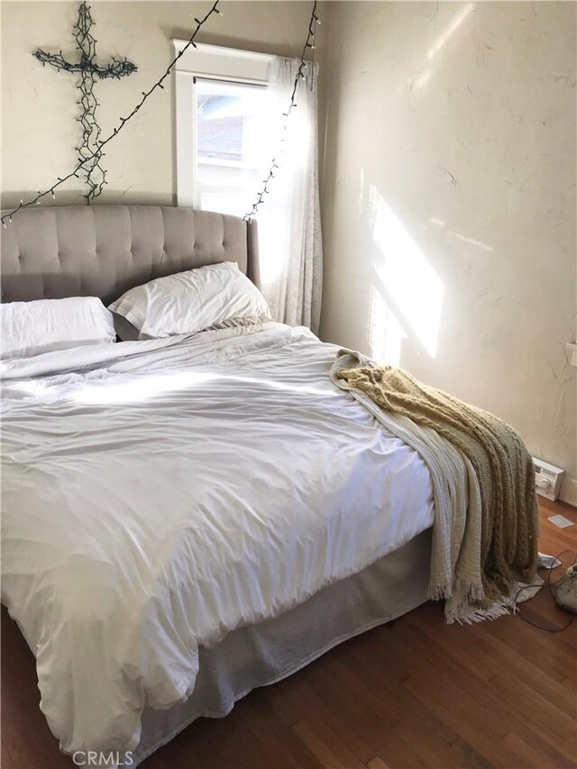 1116 E Appleton St, Long Beach, CA 90802 - bedroom with wood finished floors