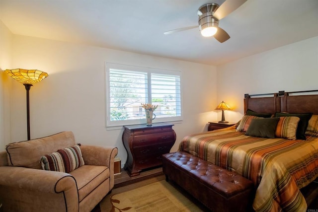 bedroom with ceiling fan