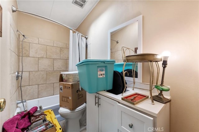 20780 Calle Rocio, Temecula, CA 92590 - full bath featuring toilet and shower / bath combo with shower curtain
