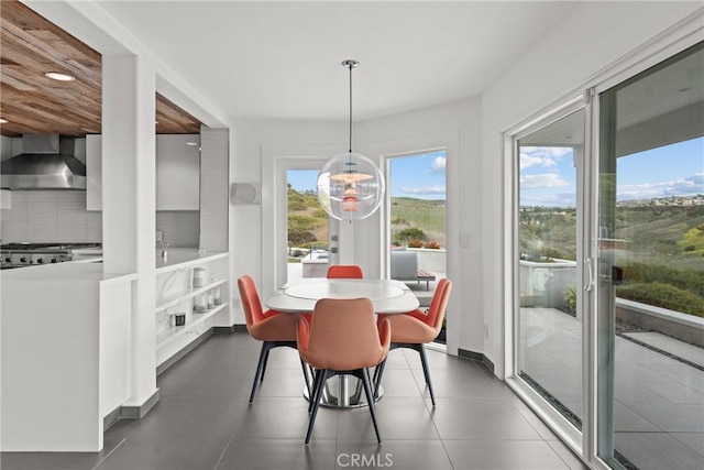 303 Calle Paisano, San Clemente, CA 92673 - dining area featuring baseboards