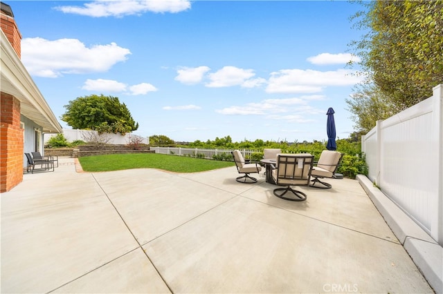 24052 Estacia Ave, Laguna Niguel, CA 92677 - view of patio / terrace featuring a fenced backyard and outdoor dining area