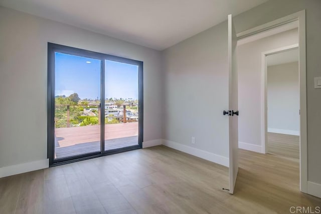936 Bangor St, San Diego, CA 92106 - empty room featuring light wood-style flooring and baseboards