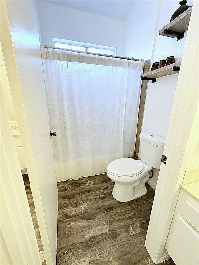 1921 Glenoaks Blvd Unit 196, San Fernando, CA 91340 - full bath with wood finished floors and a shower with curtain