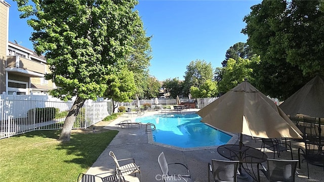 1921 Glenoaks Blvd Unit 196, San Fernando, CA 91340 - community pool featuring a yard, a patio area, and fence