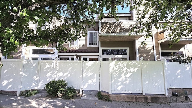 1921 Glenoaks Blvd Unit 196, San Fernando, CA 91340 - view of front of property featuring a garage