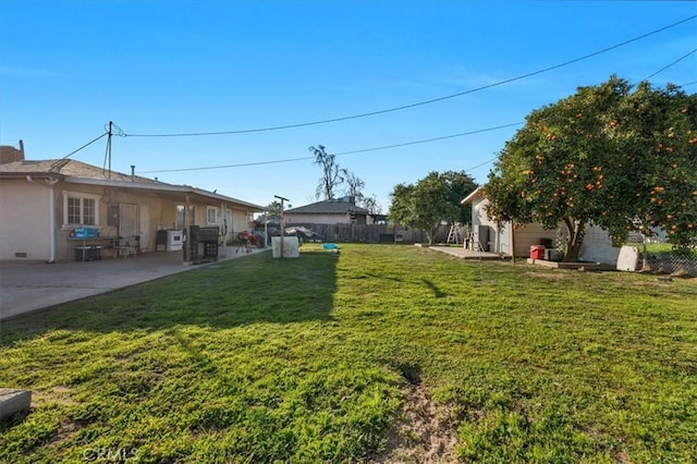 4185 E Turner Ave, Fresno, CA 93702 - view of yard with fence and a patio