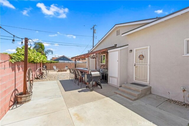 6222 Shawnee Rd, Westminster, CA 92683 - view of patio / terrace featuring entry steps and a fenced backyard