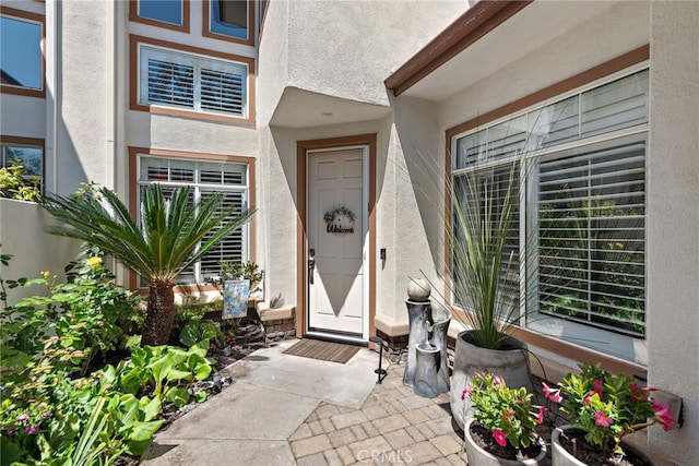 27 Birdie Ln, Coto De Caza, CA 92679 - entrance to property featuring stucco siding