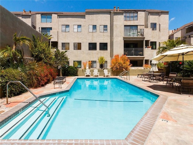 4142 E Mendez St Unit 331, Long Beach, CA 90815 - community pool with a patio
