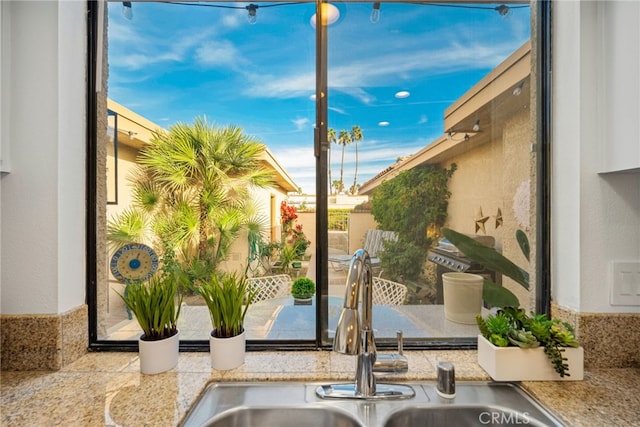 60 La Ronda Dr, Rancho Mirage, CA 92270 - details featuring a sink