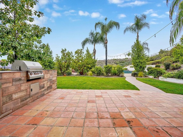 508 Lantern Crest Dr, Redlands, CA 92373 - view of patio / terrace featuring exterior kitchen and area for grilling
