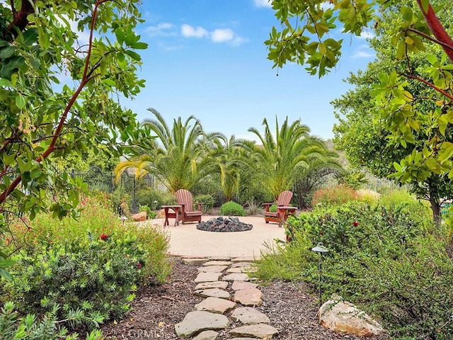 508 Lantern Crest Dr, Redlands, CA 92373 - view of community featuring a fire pit and a patio area