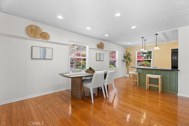8212 Reading Ave, Los Angeles, CA 90045 - dining area with a textured ceiling, light wood finished floors, baseboards, and recessed lighting