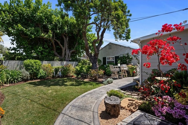8212 Reading Ave, Los Angeles, CA 90045 - view of yard featuring a patio area