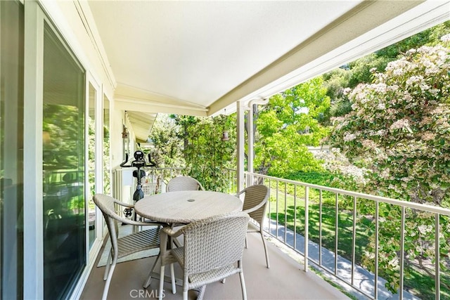 76 Calle Aragon Unit Q, Laguna Woods, CA 92637 - balcony featuring outdoor dining area