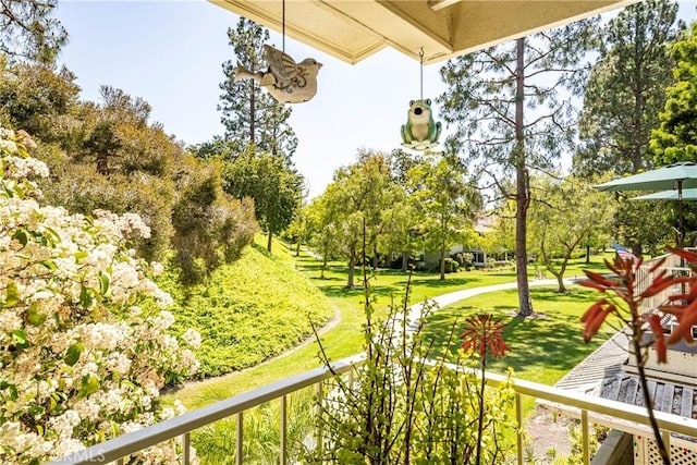 76 Calle Aragon Unit Q, Laguna Woods, CA 92637 - balcony with view of scattered trees