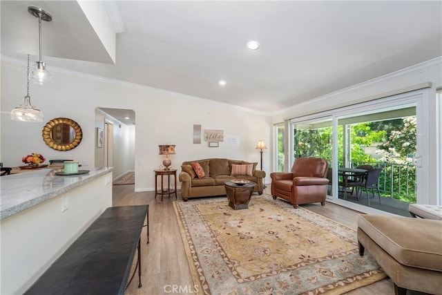 76 Calle Aragon Unit Q, Laguna Woods, CA 92637 - living area featuring crown molding, light wood-style flooring, baseboards, and recessed lighting