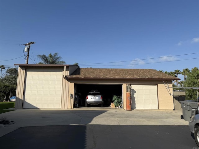 view of detached garage