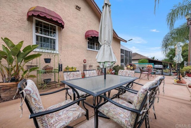 1704 Winterwarm Dr, Fallbrook, CA 92028 - view of patio / terrace featuring outdoor dining space
