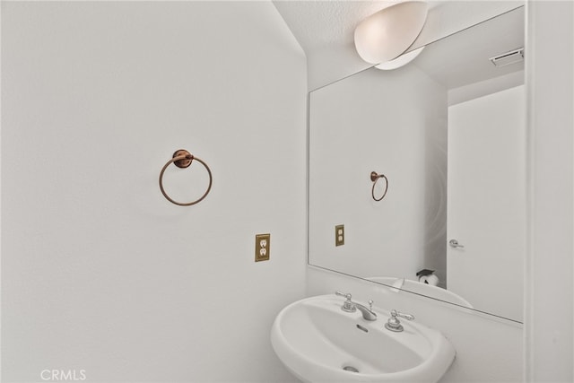 27017 Big Rpds Unit 37, Valencia, CA 91354 - bathroom featuring a sink