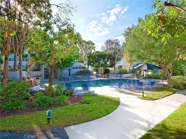 1150 W Capitol Unit 32, San Pedro, CA 90732 - pool with a patio