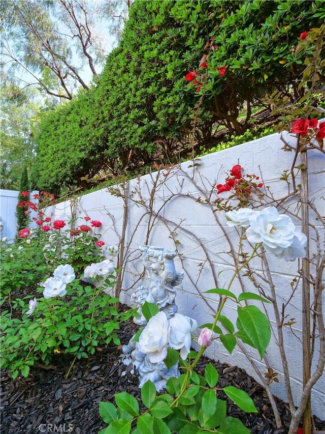 1150 W Capitol Unit 32, San Pedro, CA 90732 - exterior details featuring fence