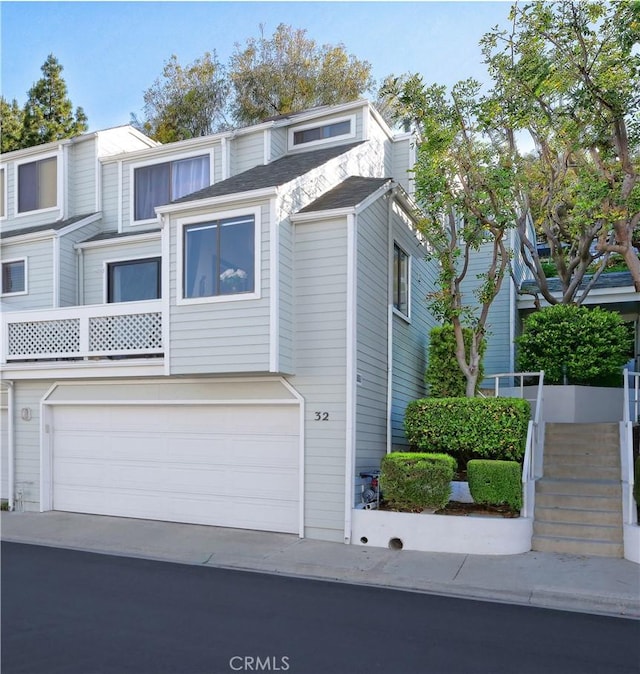 1150 W Capitol Unit 32, San Pedro, CA 90732 - townhome / multi-family property with an attached garage