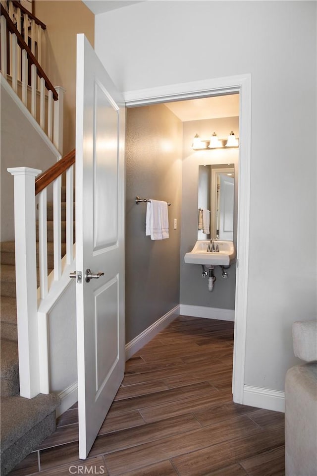 9369 Riberena Cir Unit 11, Atascadero, CA 93422 - bathroom featuring wood finished floors and baseboards