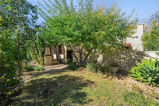 405 E Colton Ave, Redlands, CA 92374 - view of yard featuring fence