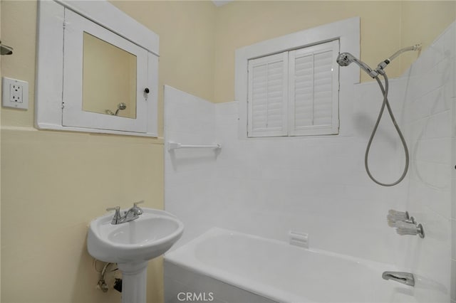 405 E Colton Ave, Redlands, CA 92374 - full bath with bathtub / shower combination