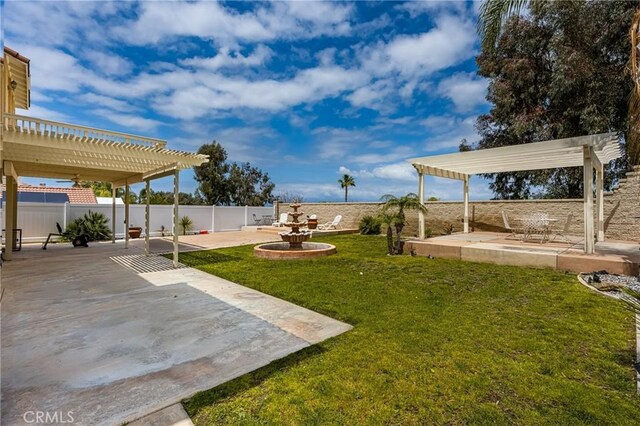 833 W Orange Heights Ln, Corona, CA 92882 - view of yard with a pergola and a patio area