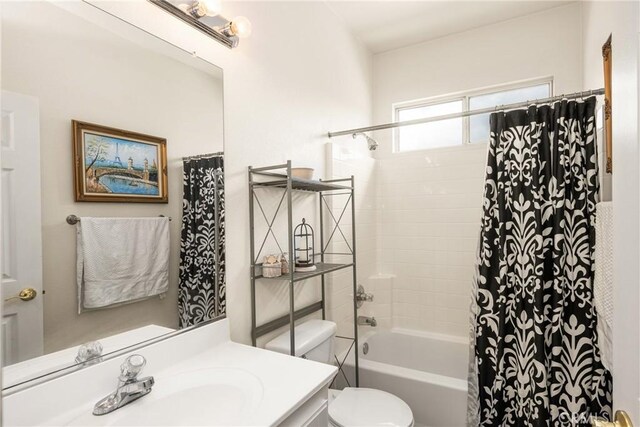 833 W Orange Heights Ln, Corona, CA 92882 - bathroom featuring vanity, toilet, and shower / tub combo with curtain