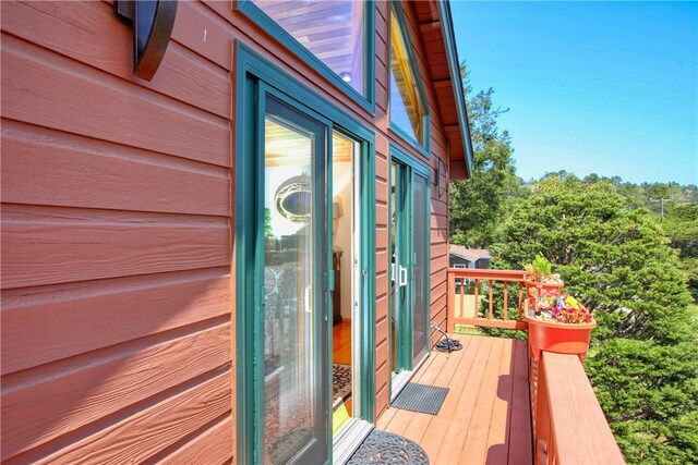 1660 Saint Thomas Ave, Cambria, CA 93428 - view of wooden terrace