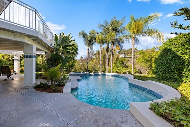 16562 Orangewind Ln, Riverside, CA 92503 - view of pool with a patio area and a pool with connected hot tub