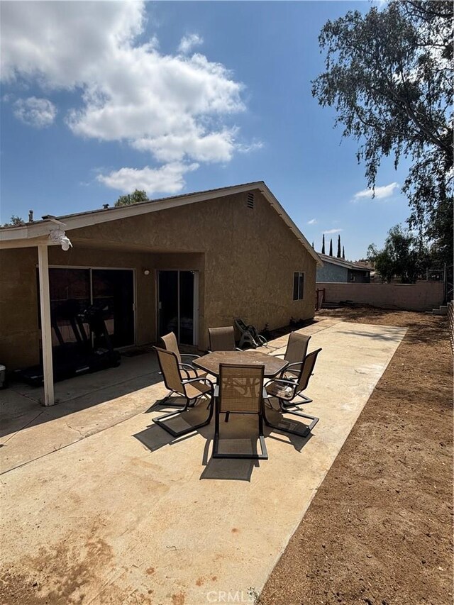 6845 Butte Dr, Riverside, CA 92505 - view of patio