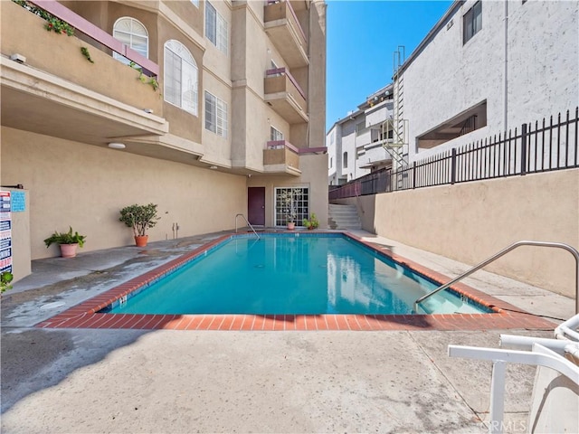 4301 Fulton Ave Unit 303, Sherman Oaks, CA 91423 - community pool featuring a patio