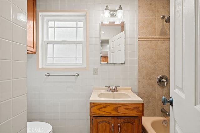 5449 E Fairbrook St, Long Beach, CA 90815 - full bath featuring vanity, shower / washtub combination, toilet, and tile walls